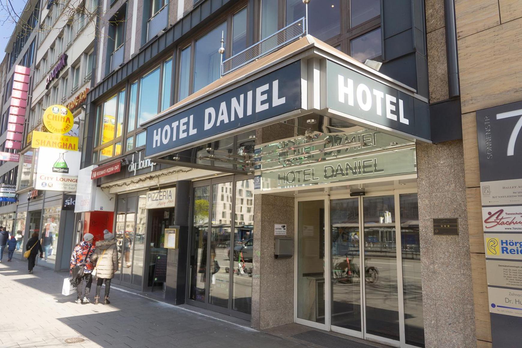 Daniel 3*