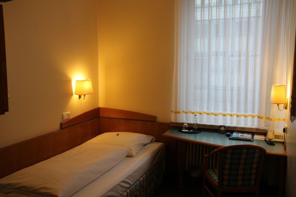Daniel 3* Munich
